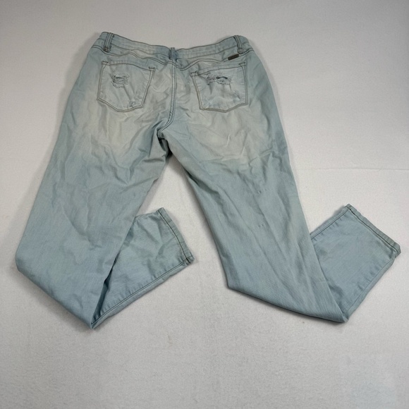 Kancan Straight Leg Jeans Womens Size 11/29 Light Wash Mid Rise Distressed - Picture 3 of 13